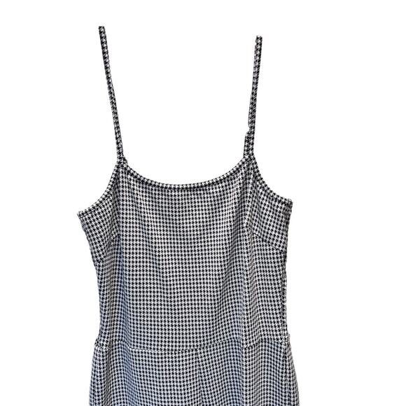 Versona Women's Black and White Houndstooth Jumpsuit Size M Smocked Back - Picture 3 of 10